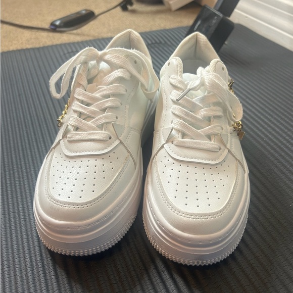 White Women Casual Sneakers - Picture 4 of 4